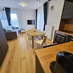Rodinny Ap S Moznosti Wellness By Alkatravel Appartement *